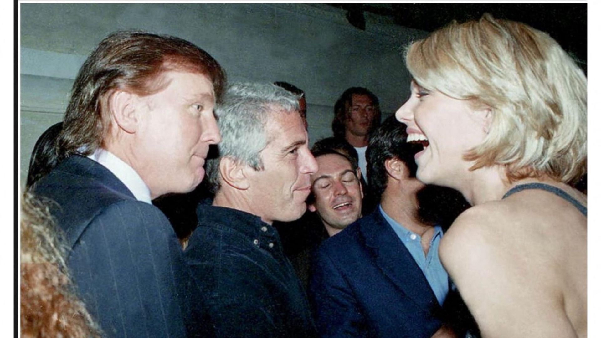 एपस्टीन फाइल्स से किसने गायब की थीं ट्रंप की तस्वीरें? सवाल उठे तो वेबसाइट पर फिर से हुए अपलोड