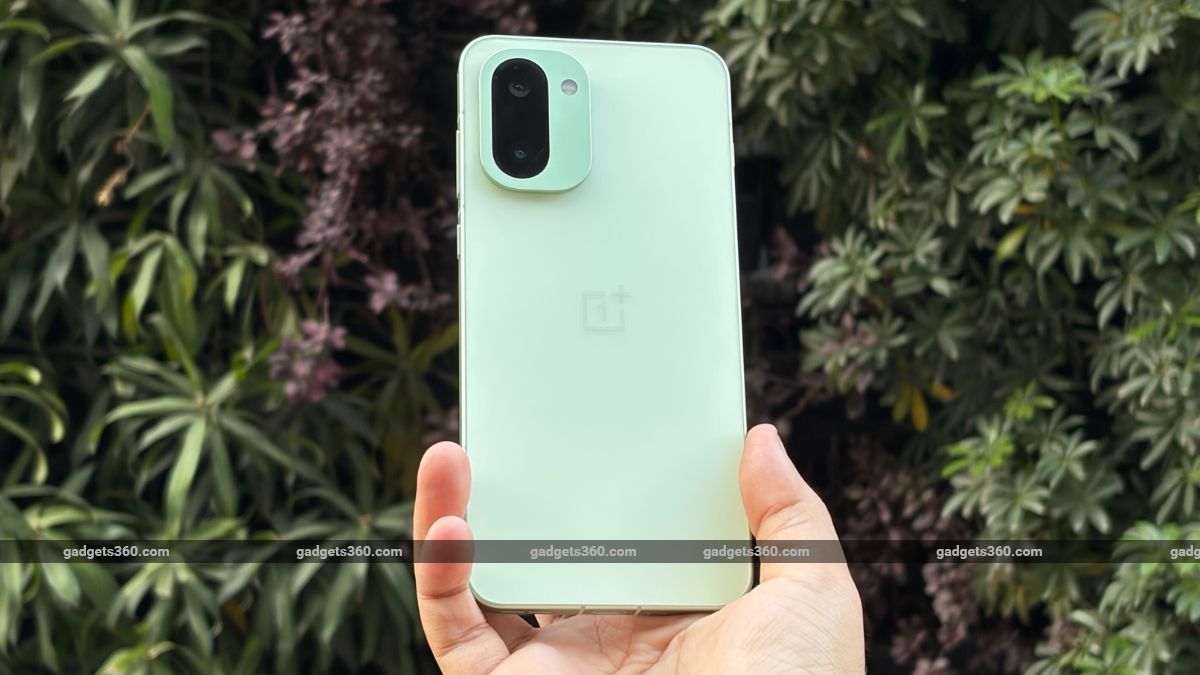 ഇന്ത്യൻ സ്മാർട്ട്ഫോൺ വിപണിയിൽ ഇവൻ്റെ കാലം; 7,400mAh ബാറ്ററിയുമായി വൺപ്ലസ് 15R എത്തി