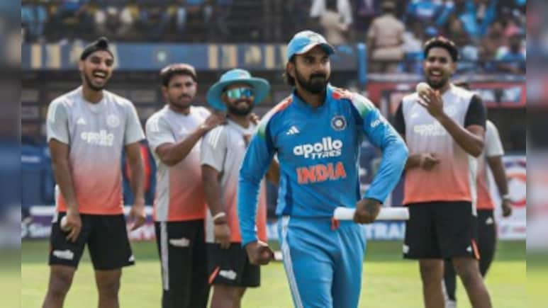 India vs South Africa: टॉस के लिए जाते समय केएल राहुल ने किया डांस, हंस पड़े साथी खिलाड़ी, वायरल वीडियो आपने देखा क्या?