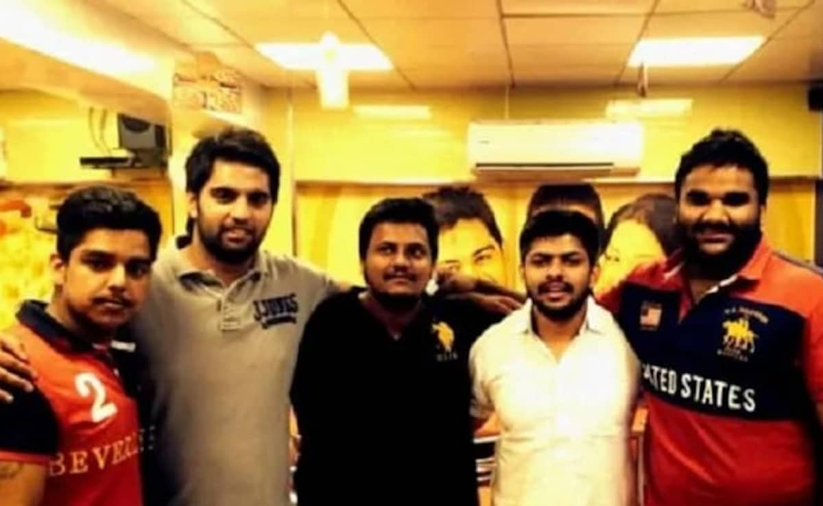 जिसकी टीशर्ट पर 2 नंबर लिखा है वो गैंगस्टर इंद्रप्रीत पैरी, Right में लाल और काली टीशर्ट में गोल्डी बराड़ और सफेद कपड़े पहने लॉरेंस बिश्नोई