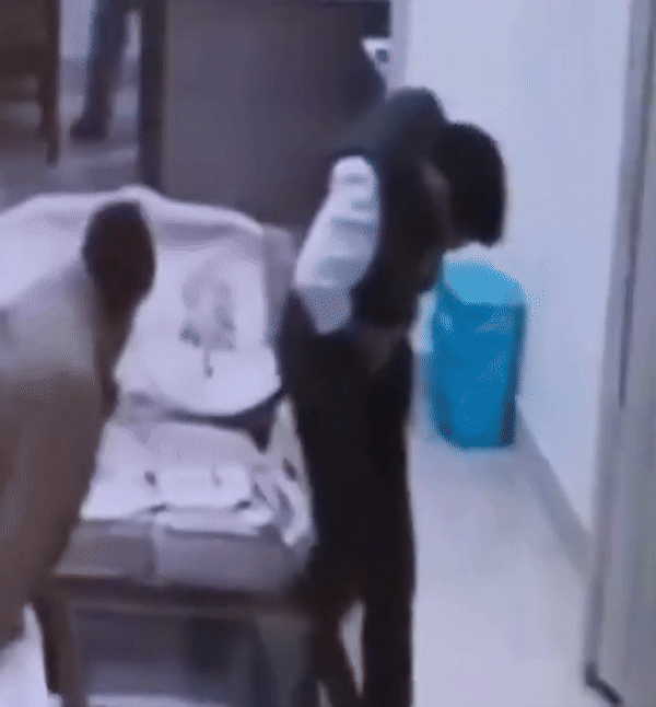 पंजाब में अजीब हादसा, सोफे से उठते ही चली कमर में लगी पिस्तौल; NRI शख्स की मौत