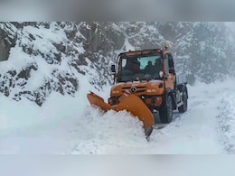 कड़ाके की ठंड आते ही कश्मीरवासियों की मुश्किलें बढ़ी, वस्तुओं की कमी से लेकर बिजली की कटौती से जनजीवन बेहाल