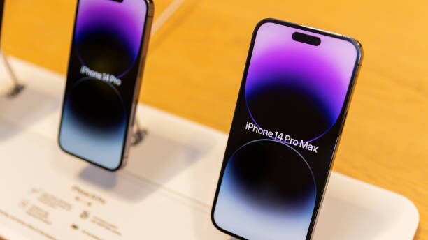 Apple&rsquo;s Latest iPhones Sell at Rare $100-Plus Discounts in China