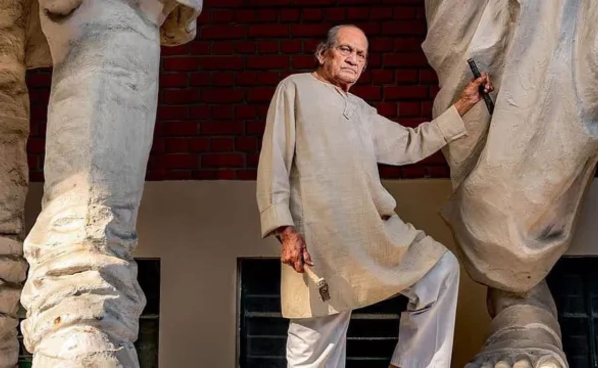 Sculptor Ram Sutar, Designer Of Statue Of Unity, Dies At 100