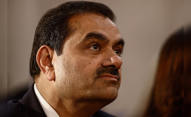 Adani Stock Rout Enters Third Week as Flagship Shelves Bond Sale