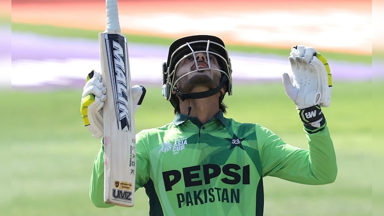 पाकिस्तान को मिल गया भविष्य का 'स्टार' बाबर आजम से भी दो कदम है आगे, बड़े मैच में ठोकता है शतक