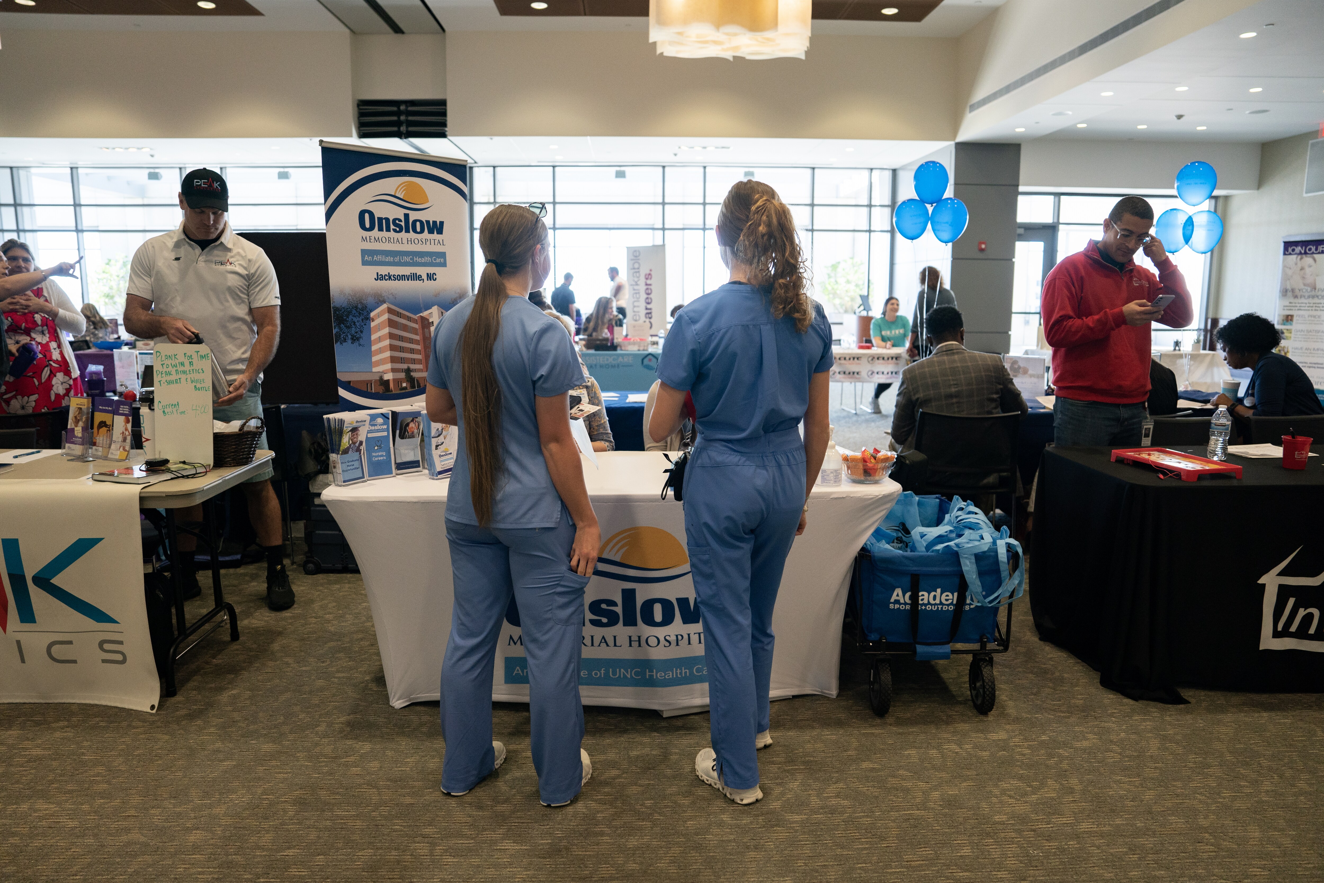 US Jobless Claims Drop To 221,000, Returning To Muted Levels