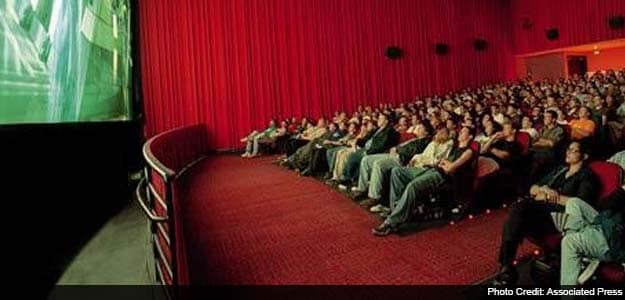 Theaters in China Screen Movies and Text Messages From Viewers' Mobile Phones
