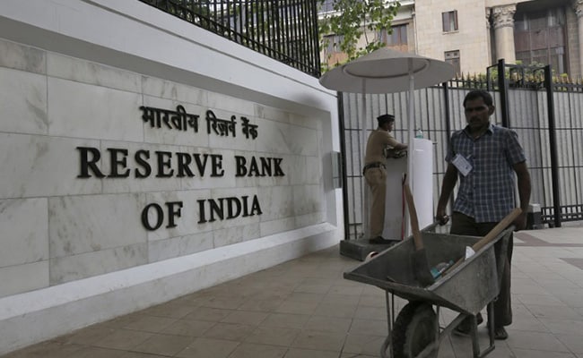 RBI May Need To Aggressively Cut Rates Alongside Fiscal Stimulus: Economists