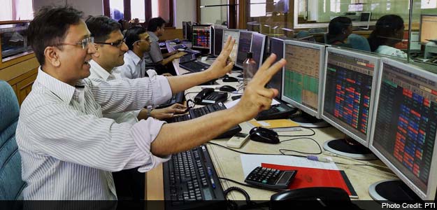 Sensex up 1,400 Points Above 25,000 as NDA Leads in Over 300 Seats