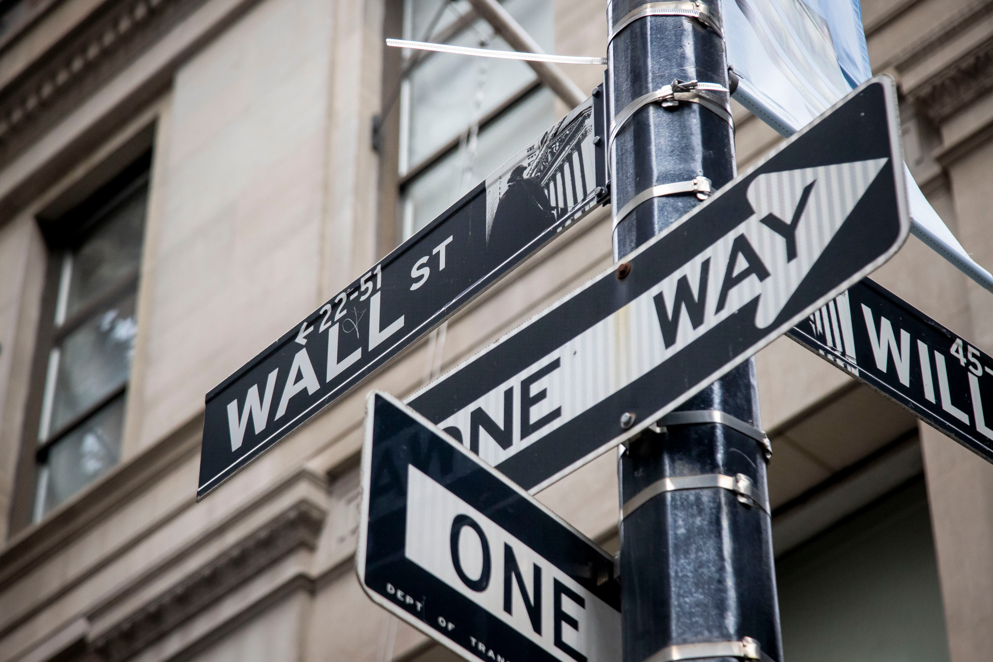 Asian Stocks Fluctuate After Downbeat US Session: Markets Wrap