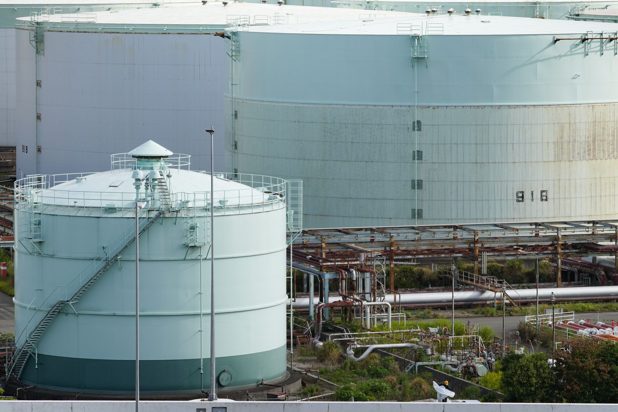 Oil Holds Gain On Positive US Economic Data, Libya Disruptions