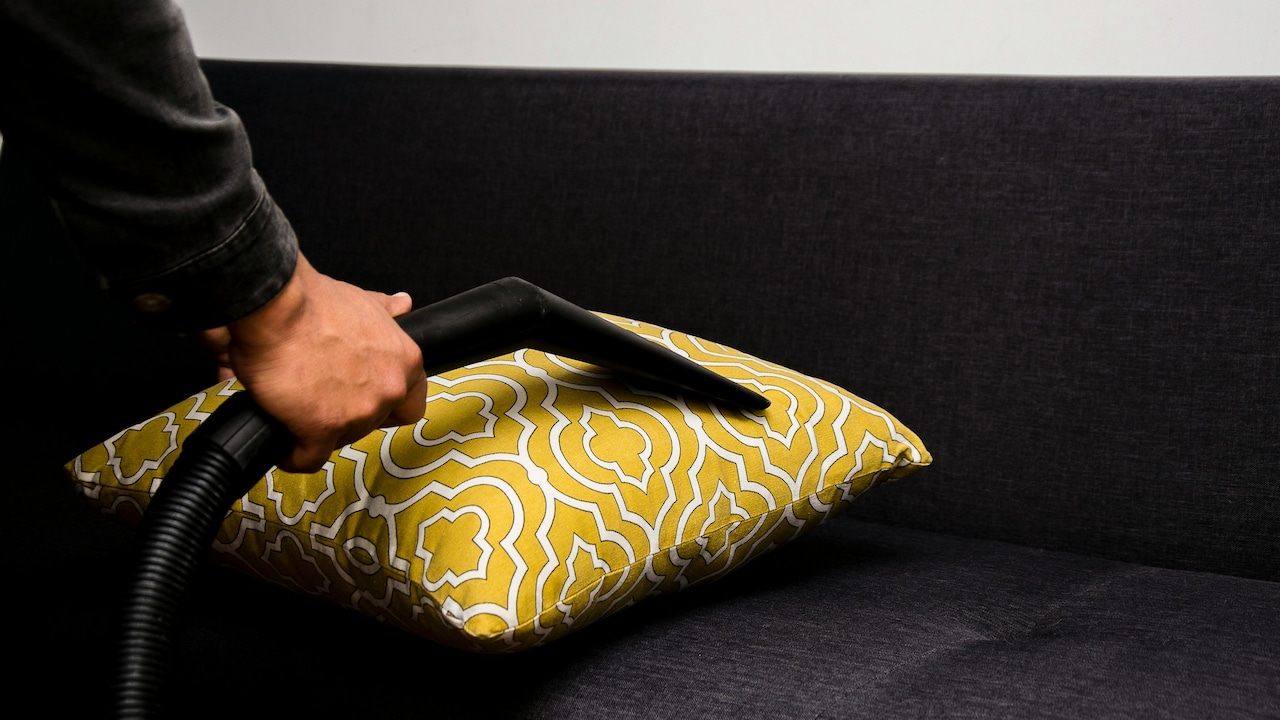 Top 5 Handheld Vacuum Cleaners Under ₹2,000 For Pet Hair, Crumbs And Dust