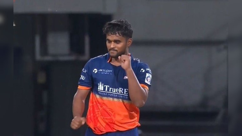 IPL 2026 Auction: कौन हैं मंगेश यादव? RCB ने लगाया इतना बड़ा दांव, 2 T20 खेलकर बने करोड़पति