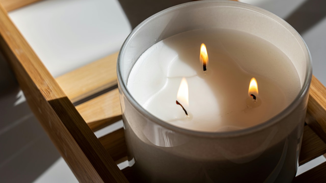 Aroma Candle Buying Guide: Wax Type, Throw And Burn Time Explained In A Simple Manner.