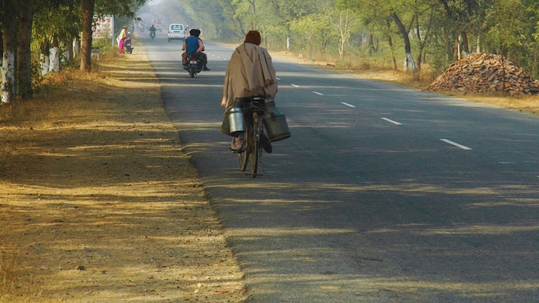 Navi Mumbai News: APMC मार्केटमध्ये अजब घोटाळा! चक्क सर्विस रोड भाड्याने दिला? तुर्भे परिसरात खळबळ