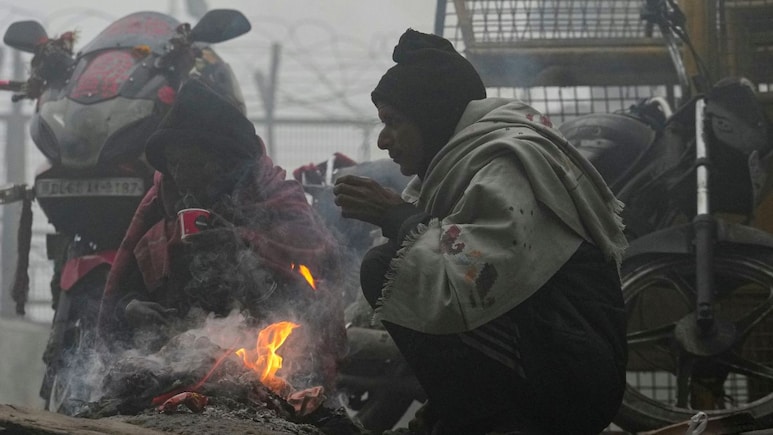 दिल्ली में होने लगती बर्फबारी, कई साल पहले इतने नीचे पहुंच गया था तापमान