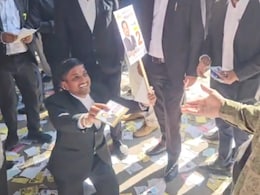 Rajasthan Bar Election: लोकसभा- विधानसभा इलेक्शन से कम नहीं है बार इलेक्शन का माहौल! घुटनों के बल वोट मांगते दिखे प्रत्याशी