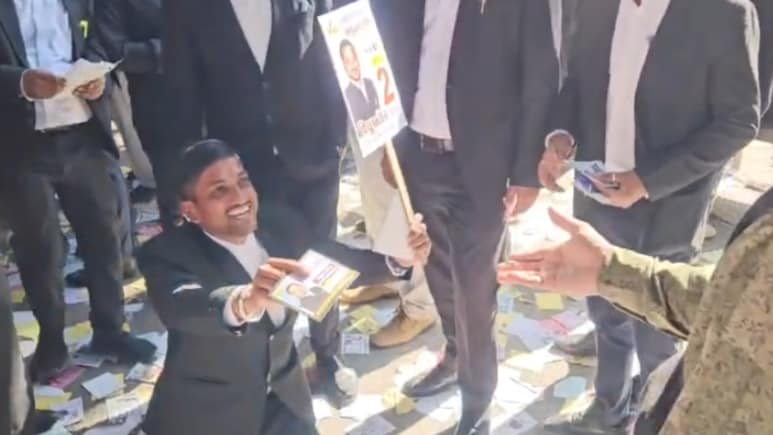 Rajasthan Bar Election: लोकसभा- विधानसभा इलेक्शन से कम नहीं है बार इलेक्शन का माहौल! घुटनों के बल वोट मांगते दिखे प्रत्याशी