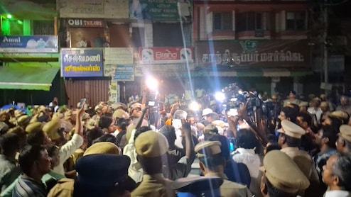 No Lamp Allowed On Pillar For Karthigai Deepam. BJP, Right Wing Groups Protest