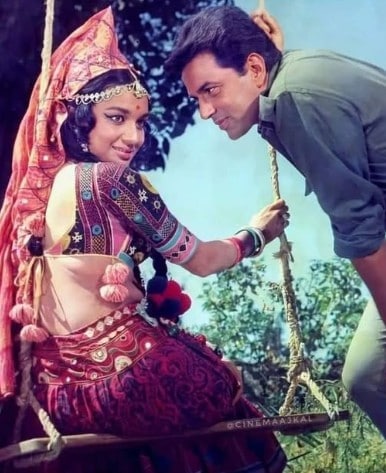 Asha Parekh and Dharmendra in Mera Gaon Mera Desh Asha Parekh and Dharmendra in Mera Gaon Mera Desh