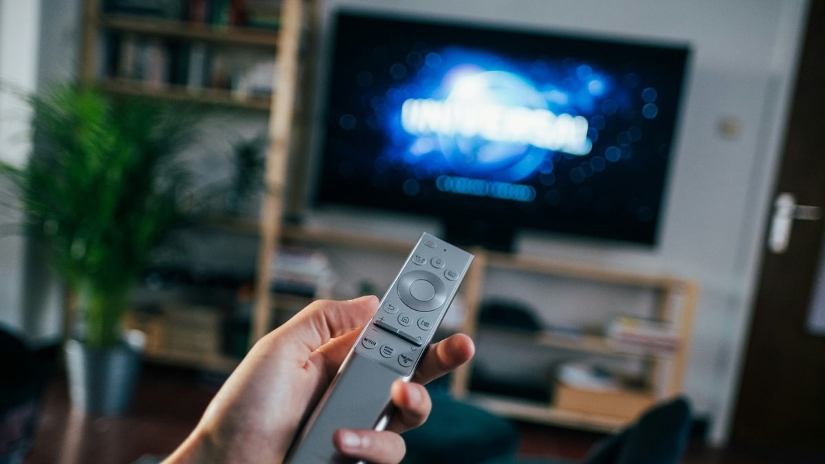 2025 हो रहा खत्म, अब धांसू डिस्काउंट पर खरीदें ये 50 इंच डिस्प्ले वाले स्मार्ट टीवी