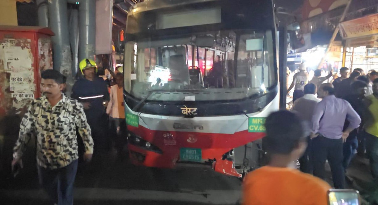 4 Dead, 9 Injured After Mumbai's BEST Bus Crashes Into Pedestrians