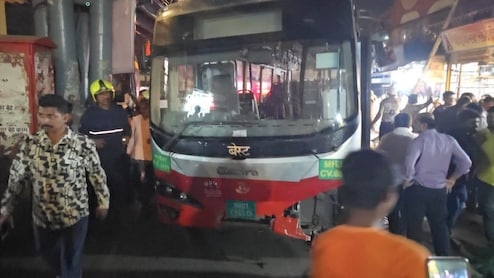 4 Dead, 9 Injured After Mumbai's Reversing BEST Bus Crashes Into Pedestrians