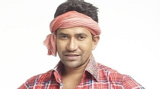 जो ना कर सके सनी देओल, बॉबी देओल वो कर रहे हैं भोजपुरी सुपरस्टार निरहुआ, हासिल की 'मुर्गा ट्रॉफी'