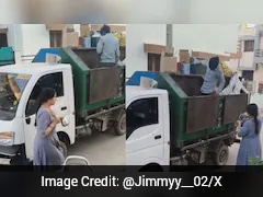 Woman Serves Morning Tea To Sanitation Workers, Wins Hearts