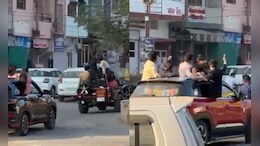Rajasthan News: बांसवाड़ा शहर के उदयपुर रोड पर कारों का काफिला, पुलिस सायरन के साथ रईसज़ादों के स्टंट