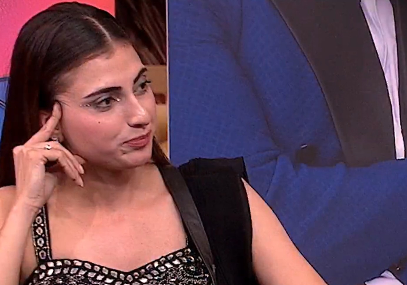 आप पहले से इतनी बद्तमीज हैं या बिग बॉस में आकर... फरहाना भट्ट पर मीडिया ने दागे सवाल