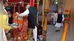 अचानक काफिला रुकवाकर हनुमान मंदिर पहुंचे अमित शाह, घंटियों की आवाज सुन रुक गए गृह मंत्री