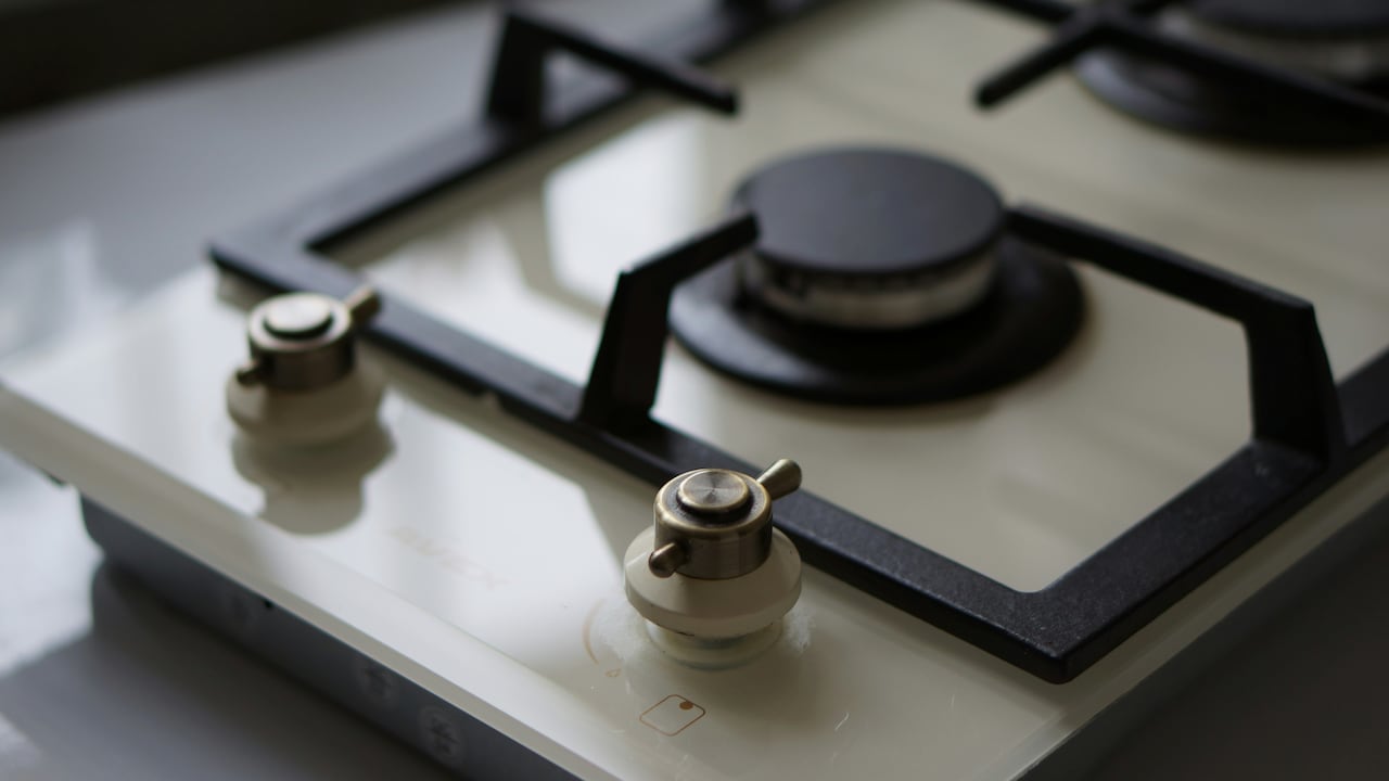 Four vs Three Burners? Choose Based On Pan Size, Not Family Size Four vs Three Burners? Choose Based On Pan Size, Not Family Size