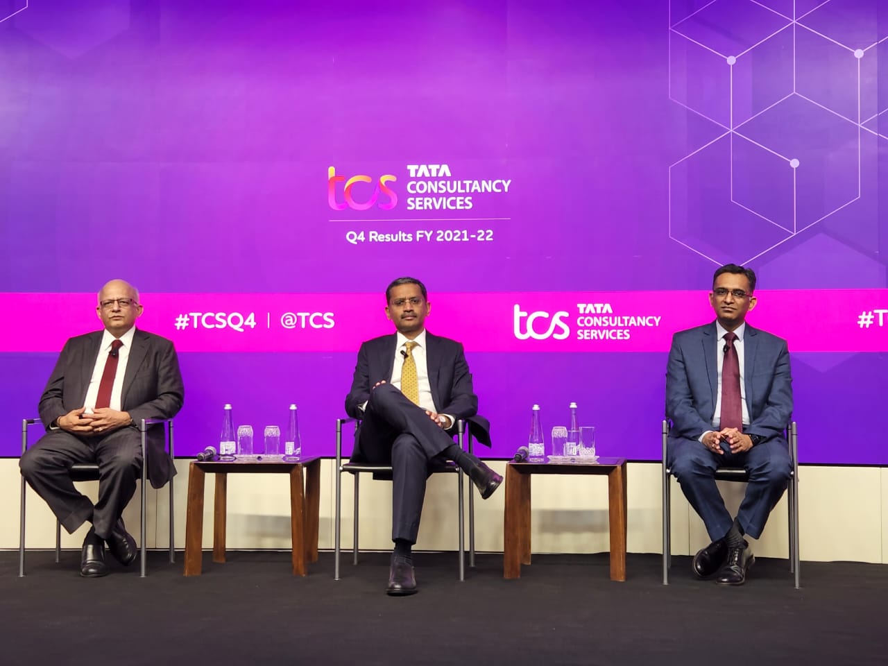 TCS Q1 Review: Shares Fall Most In Four Weeks As Analysts Flag Possible IT Spending Slowdown