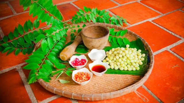 Curry leaves for controlling blood sugar levels.