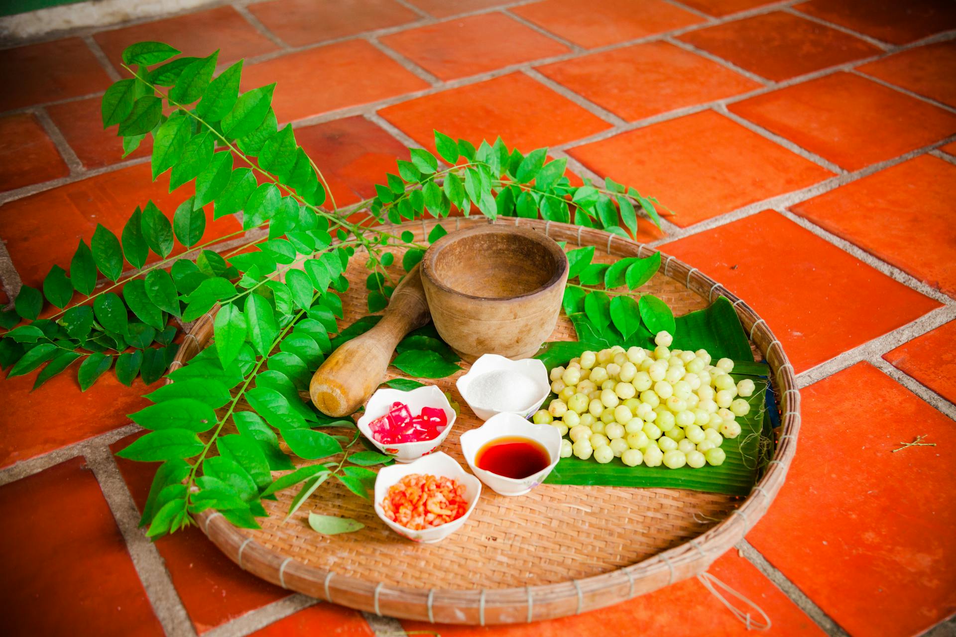 Curry leaves for controlling blood sugar levels.