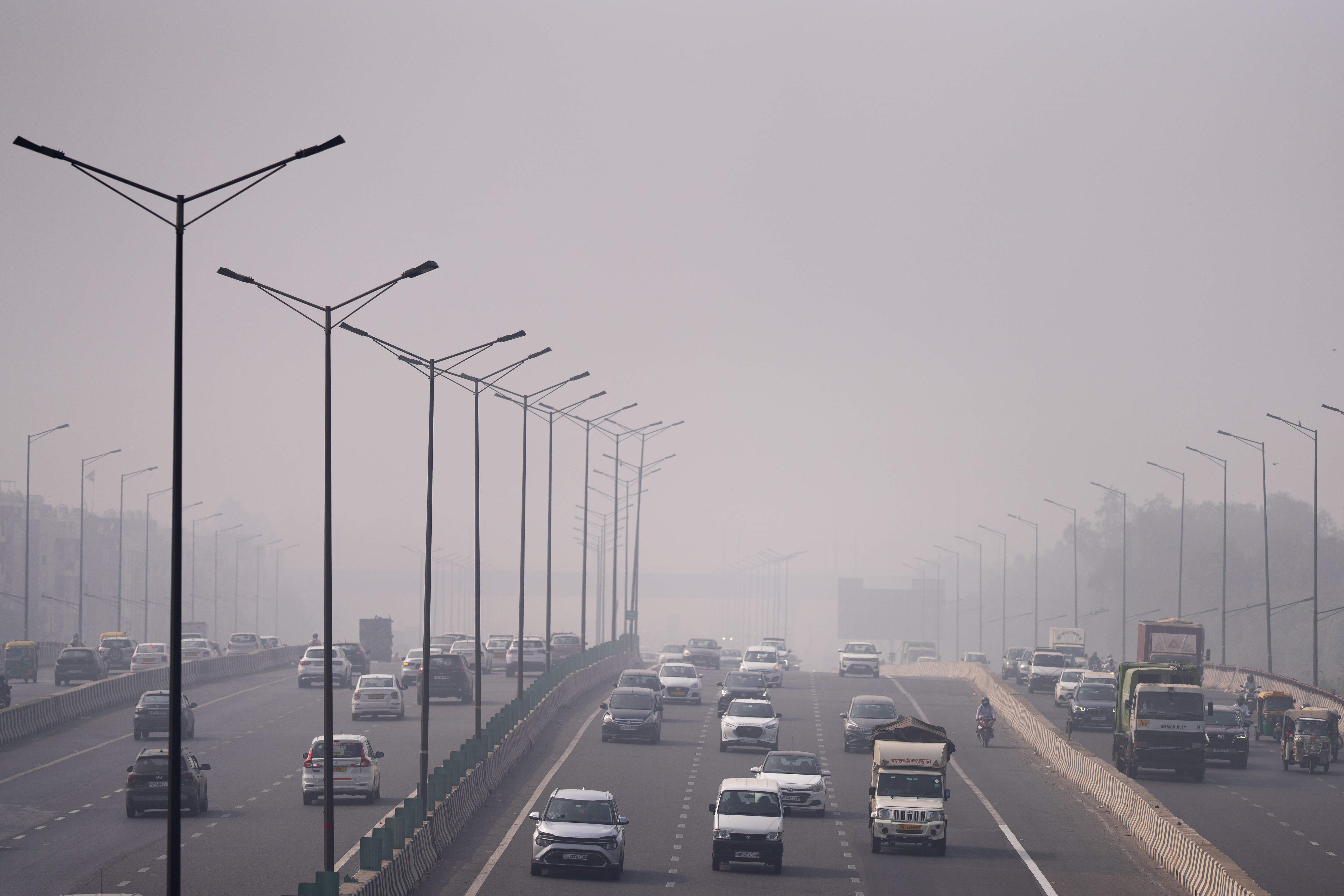 Shortages Hobble India Push For Cleaner Car Fuel Amid Delhi Smog