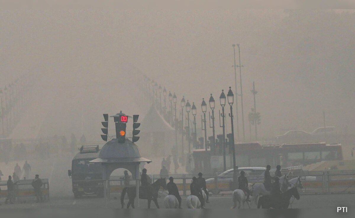 Delhi Schools Closed Amid Severe Pollution
