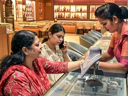 Gold Silver Rate: खरमास में रिकॉर्ड बना रहा सोने चांदी का भाव , गोल्ड डेढ़ लाख तो चांदी क्या ढाई लाख को छुएगी