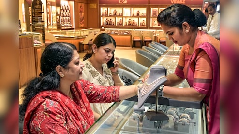 Gold-Silver Prices: बड़ी गिरावट के बाद फिर उछला सोना-चांदी, आज 9 जनवरी को क्&zwj;या भाव चल रहा गोल्&zwj;ड-सिल्&zwj;वर?