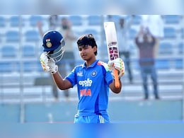 'अरे ताका मरदवा पिछवा...', फील्डिंग कर रहे वैभव सूर्यवंशी को फैंस ने मजेदार तरीके से किया परेशान, VIDEO