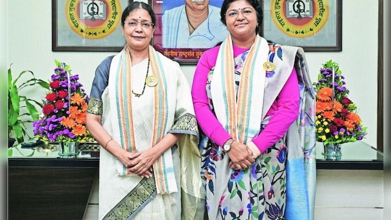 नागपुर यूनिवर्सिटी को मिली पहली महिला VC, जानें कौन हैं डॉ. मनाली क्षीरसागर