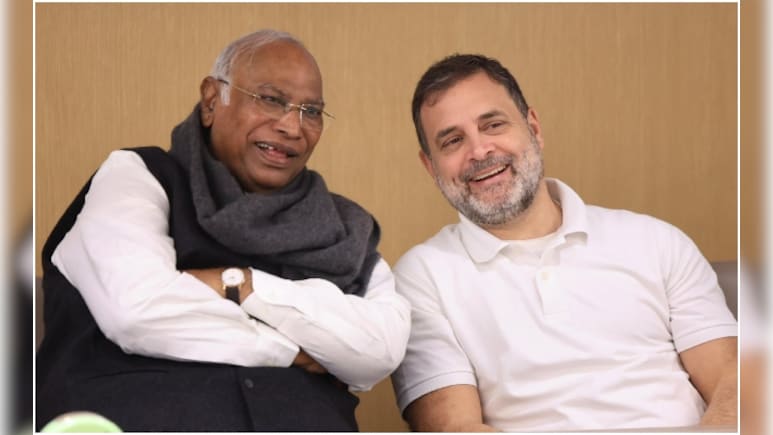 कांग्रेस ने पहले भी देखे हैं कई बार संकट, क्या इस बार पार करेगी समस्या विकट?