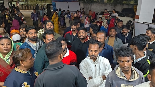 लड़कियों ने जमकर काटा बवाल, समझाने पहुंचे पड़ोसियों पर एसिड-ब्लेड से किया हमला, जानें वजह