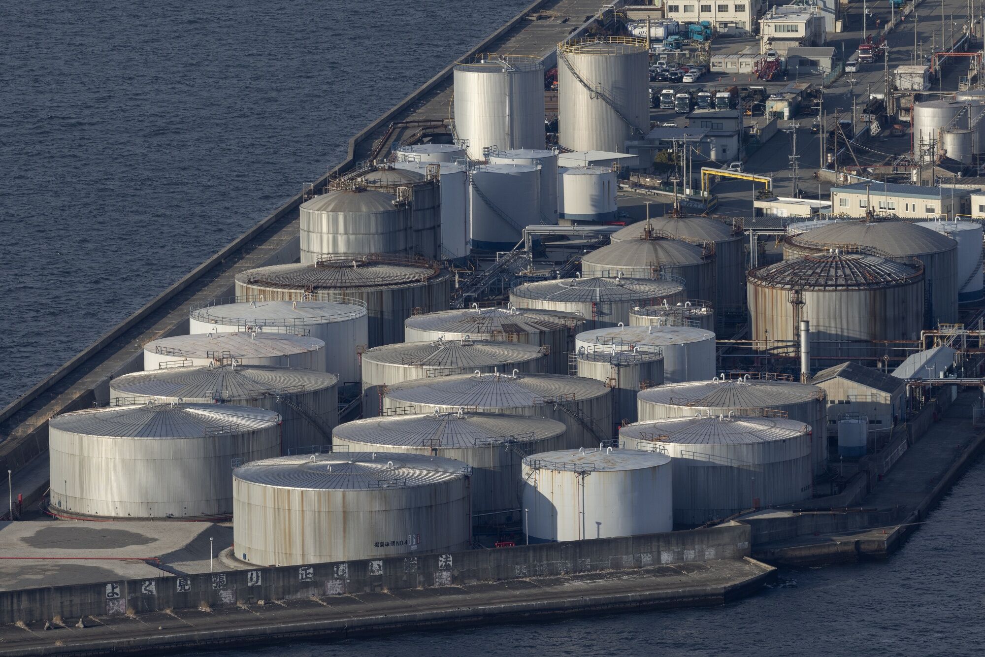 Oil Steadies After Technical Drop As US Stockpiles Seen Falling