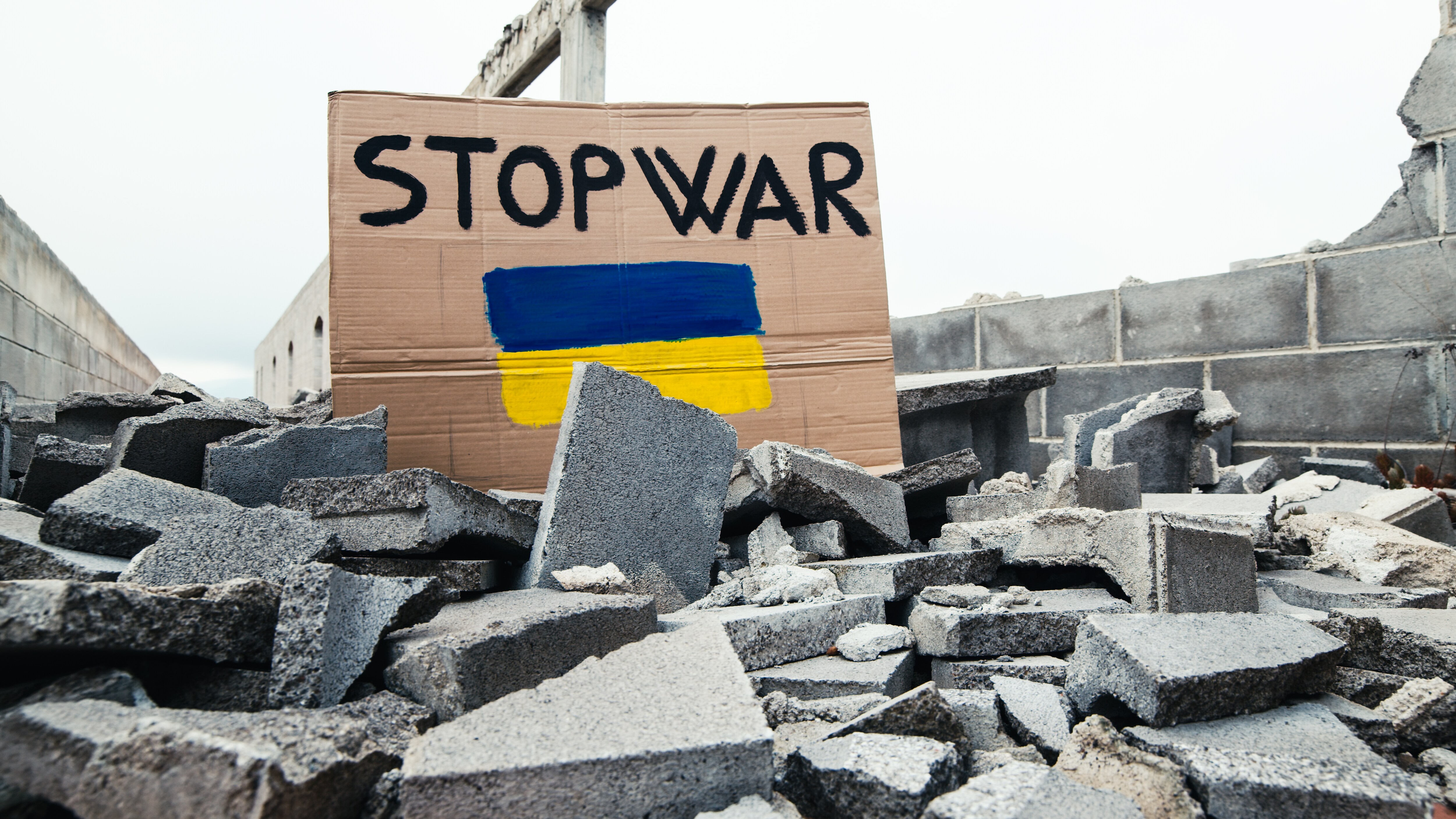 War Anxiety Grips Davos Experts With Ukraine Peace Still Elusive