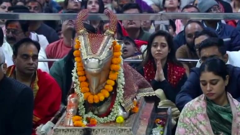 महाकाल के दर्शन करने पर मचा बवाल, मौलाना ने एक्ट्रेस नुसरत भरूचा के खिलाफ जारी किया फतवा