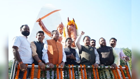 शहीद वीर नारायण सिंह को श्रद्धांजलि: CM साय ने सोनाखान में की कई घोषणाएं, 119 विकास कार्यों का लोकार्पण–भूमिपूजन