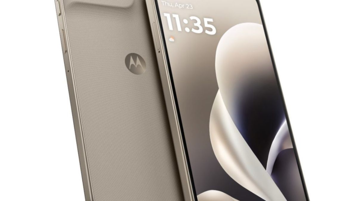 Das Moto G Power (2026) ist in den Farbvarianten Evening Blue und Pure Cashmere erhältlich.